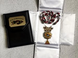 Jewel Case With Full Color Q Emblem on Metal Plate