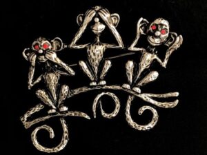 Three Wise Monkeys Cast Pin